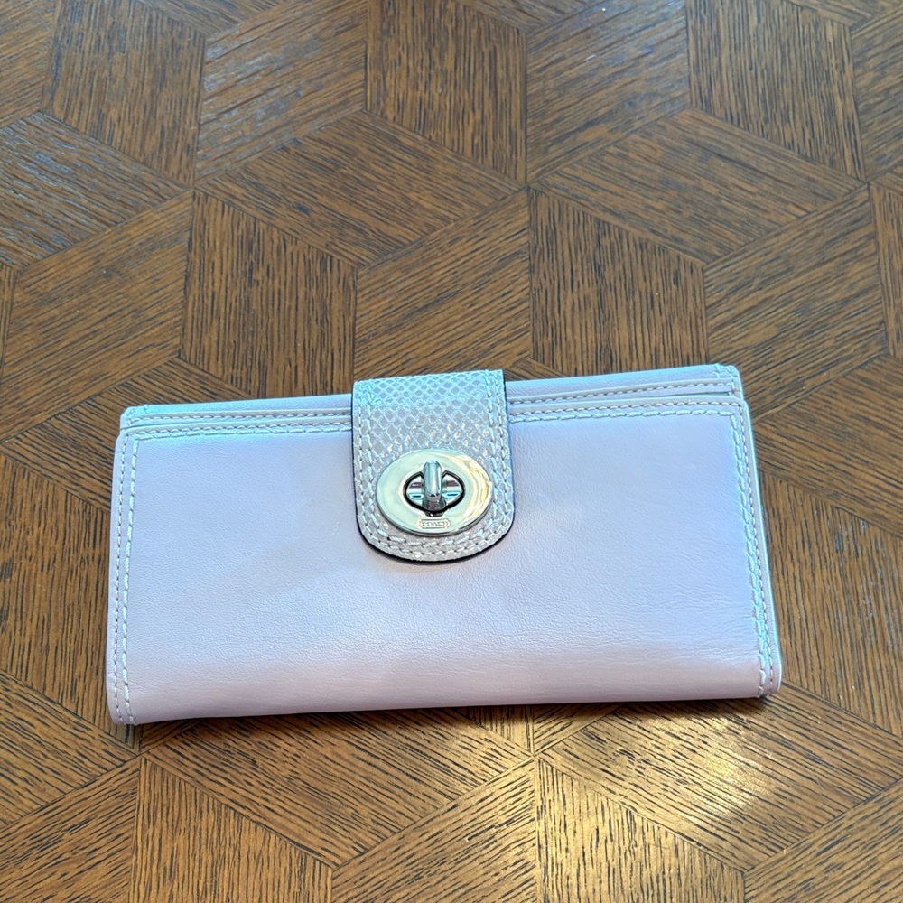 Coach Light Pink Leather Turnlock Wallet Vintage